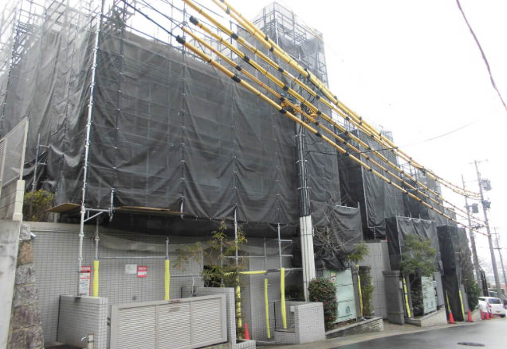 工事中の建物