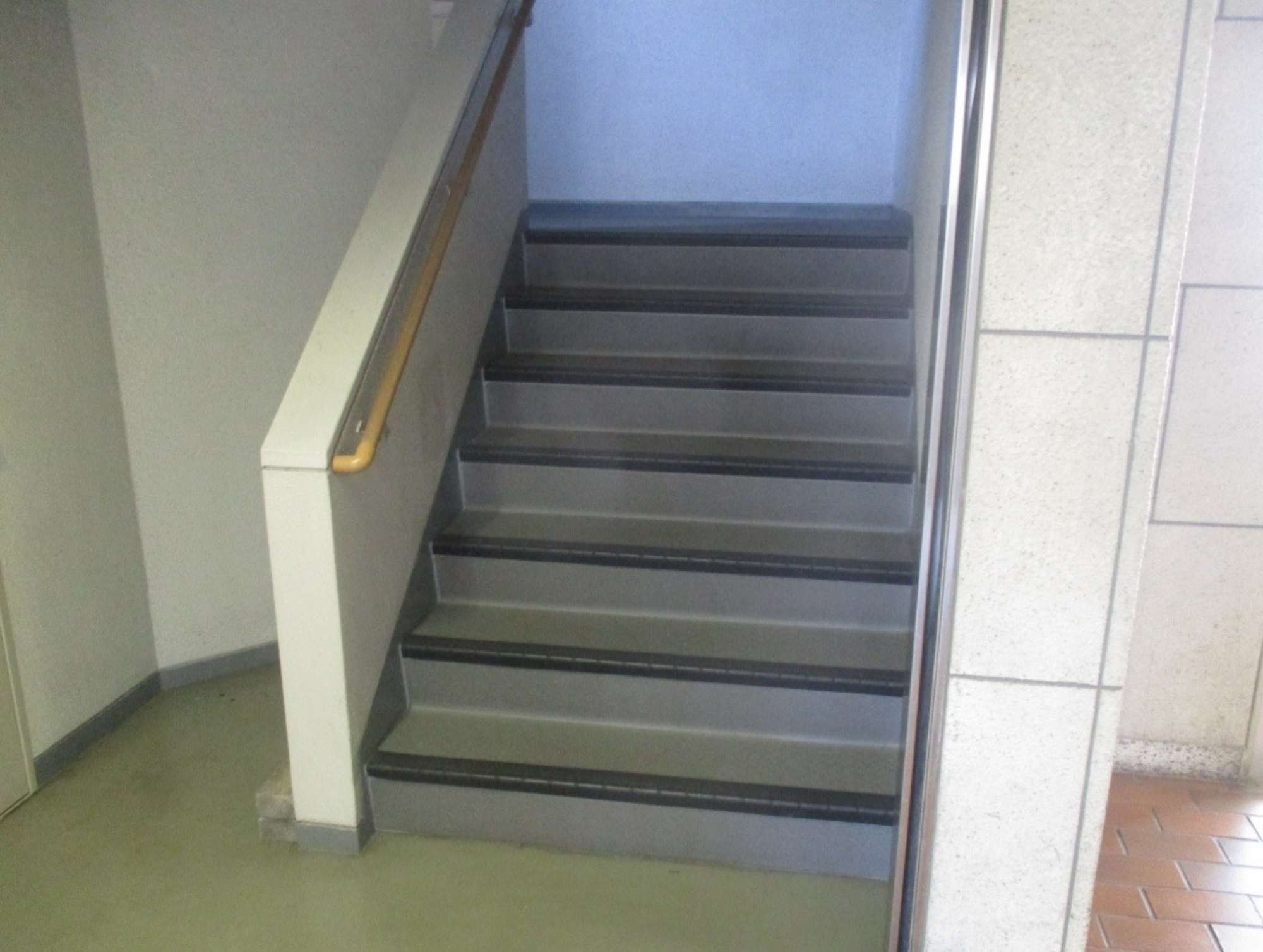 エスポア堀田 大規模修繕工事　エントランス 工事後