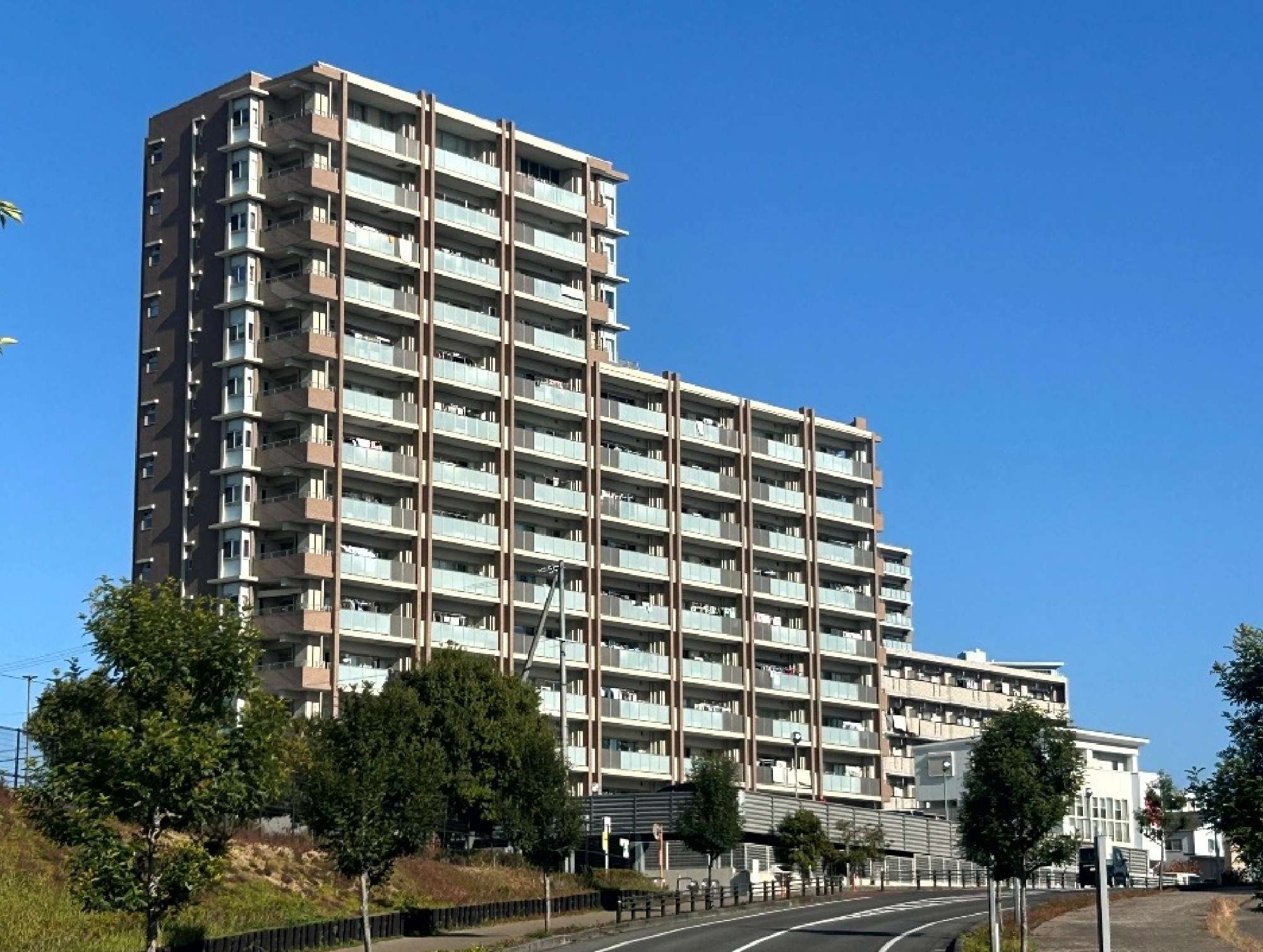 ゼスタ浄水公園 大規模修繕工事の工事中